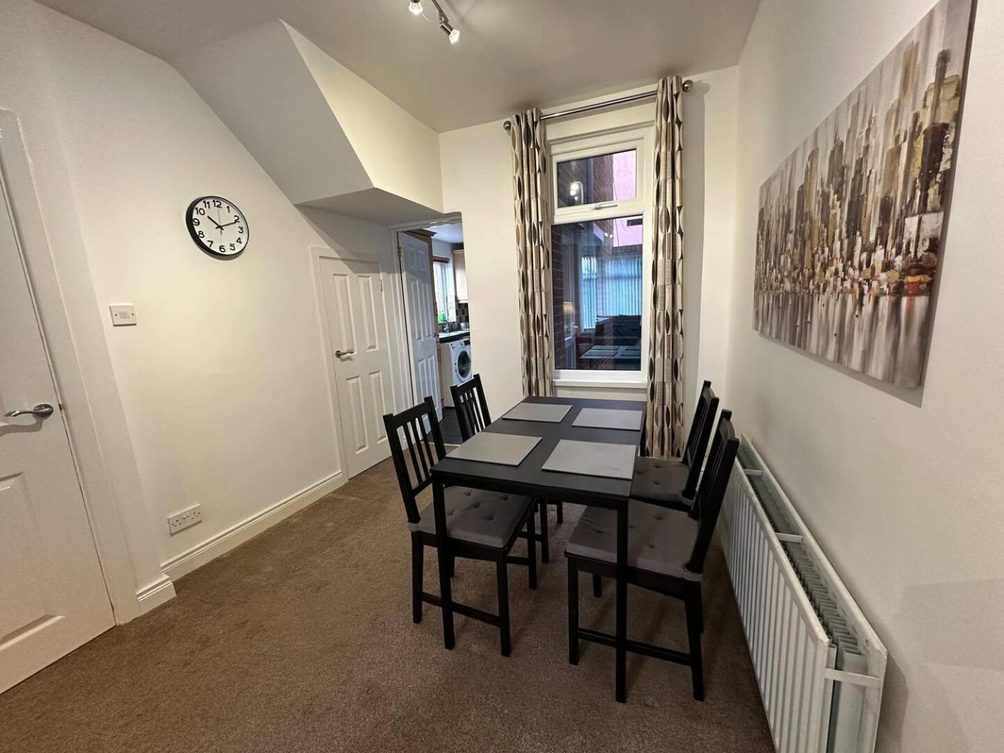 Villa 2Br Stylish Ormeau Road House Belfast Exterior foto